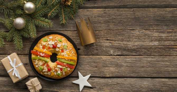 How to Eat Healthy During the Holidays Without Feeling Like You’re Missing Out image