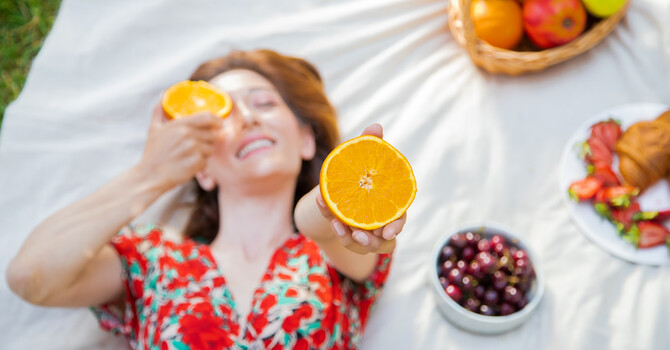 Summer Foods That Nourish the Body: A Functional Medicine Approach to Seasonal Wellness